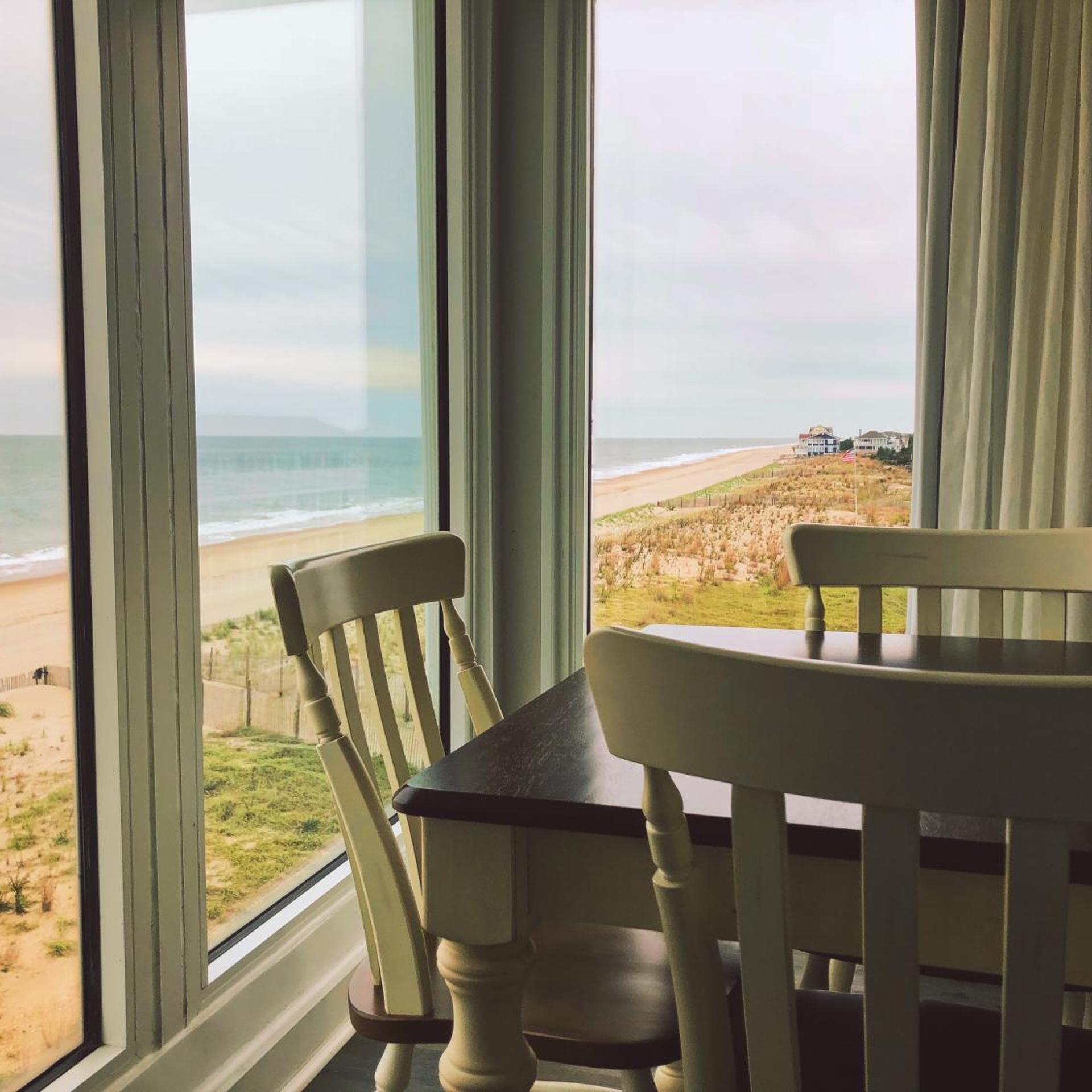 Surf Club Oceanfront Hotel 21/35