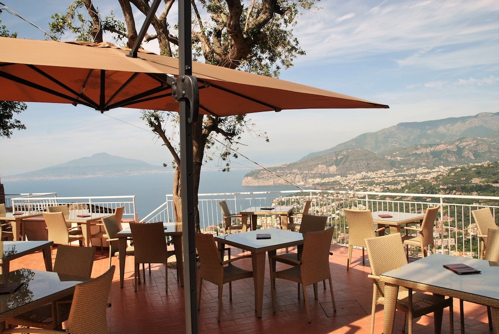 Villa Fiorita 45/53