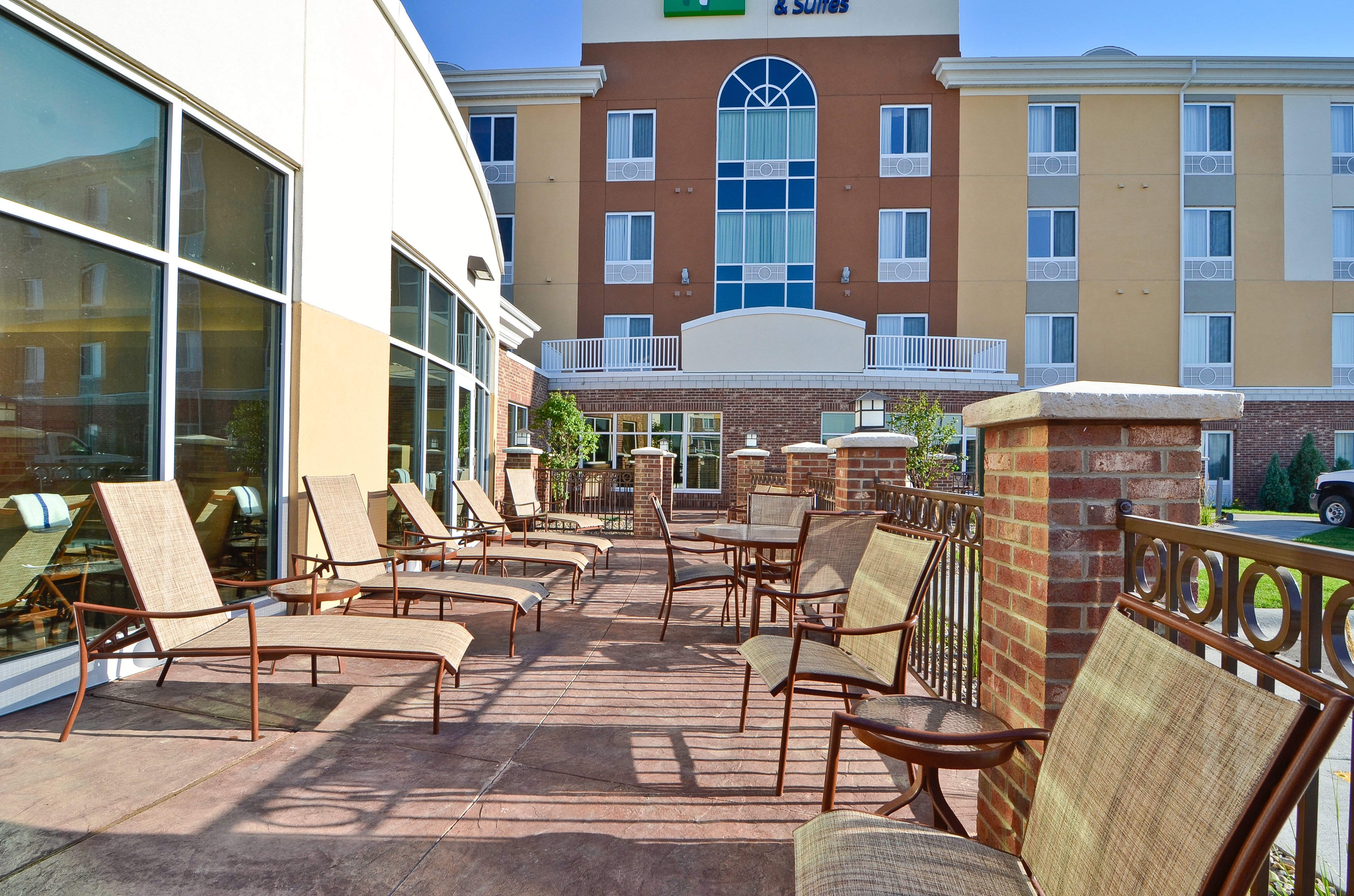 Holiday Inn Express And Suites Williston 28/30
