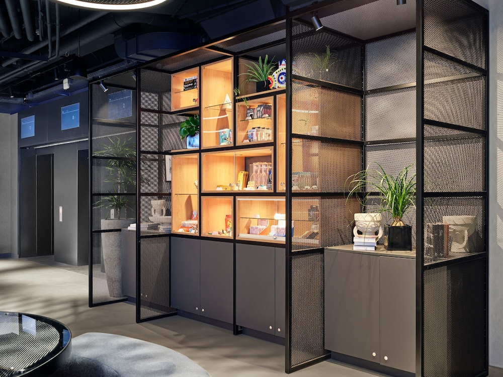 H2 Hotel Saarbrucken 11/30