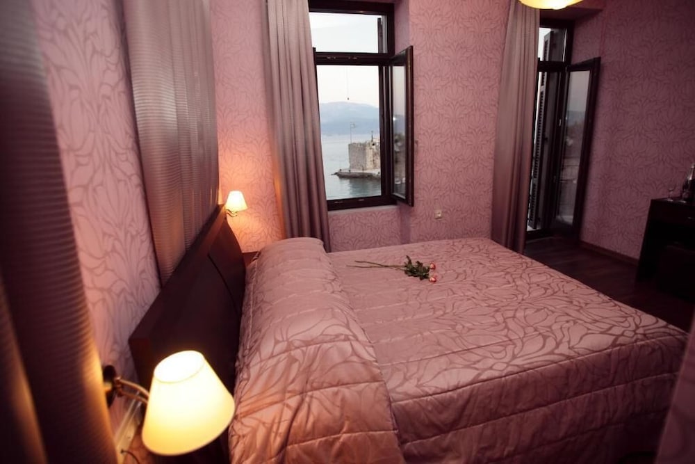 Spon Boutique Hotel 16/28