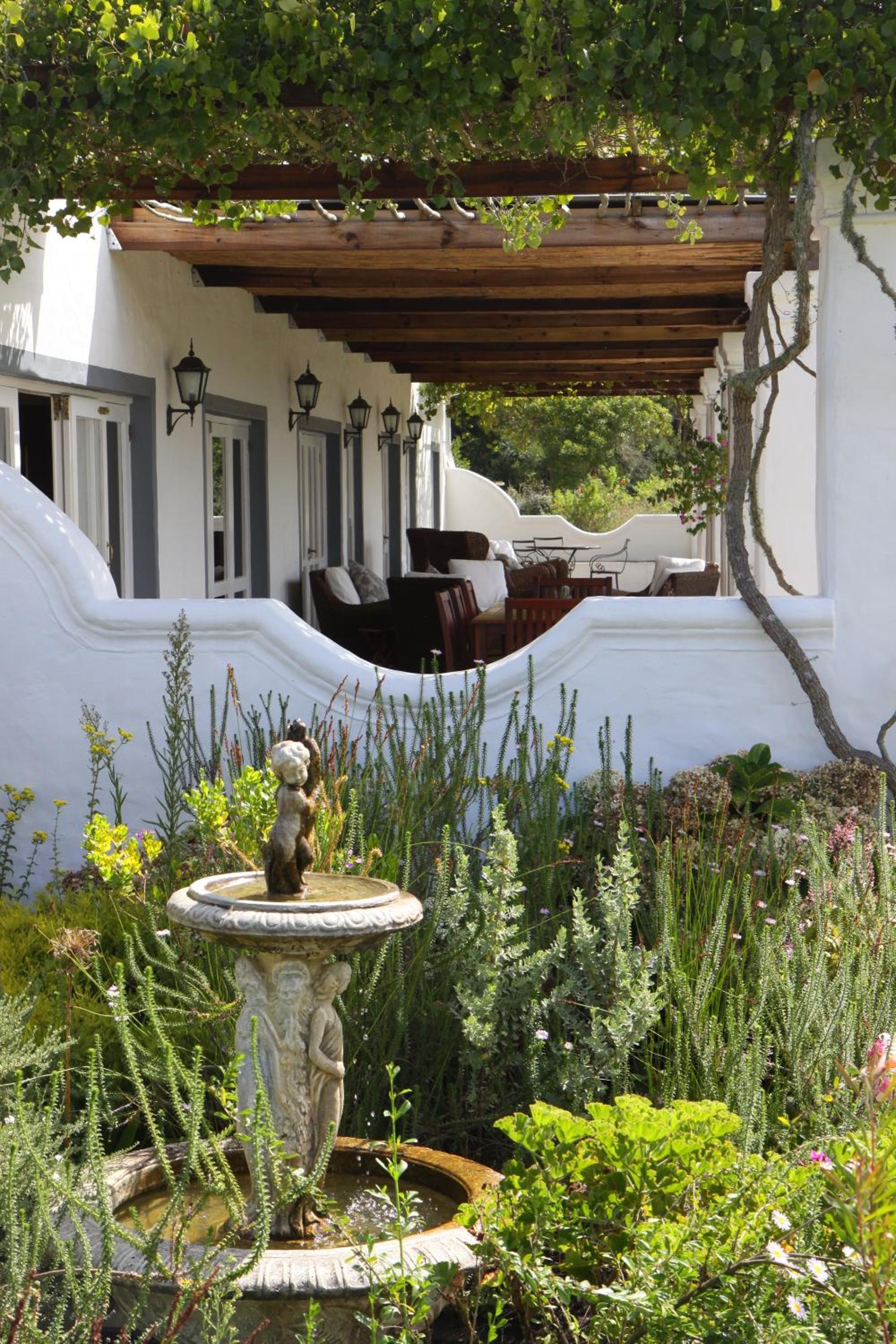 Fynbos Ridge Country House & Cottages 12/16