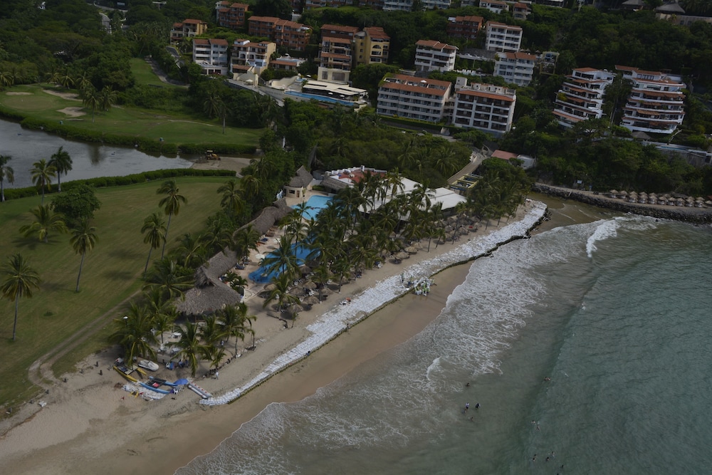 Pacifica Resort Ixtapa 67/72
