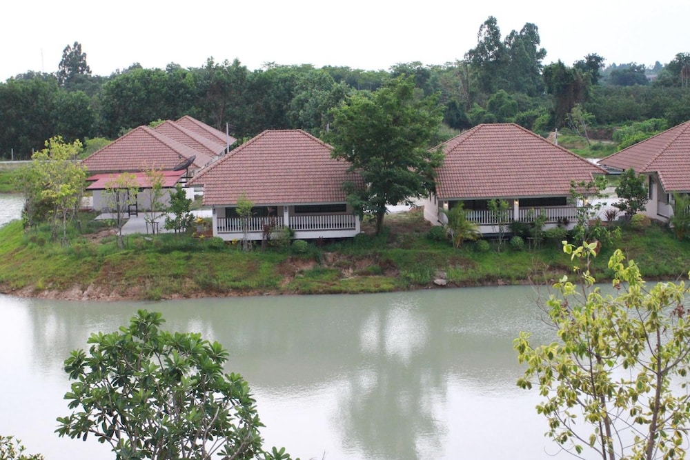 Pirom Lake And Resort 36/50