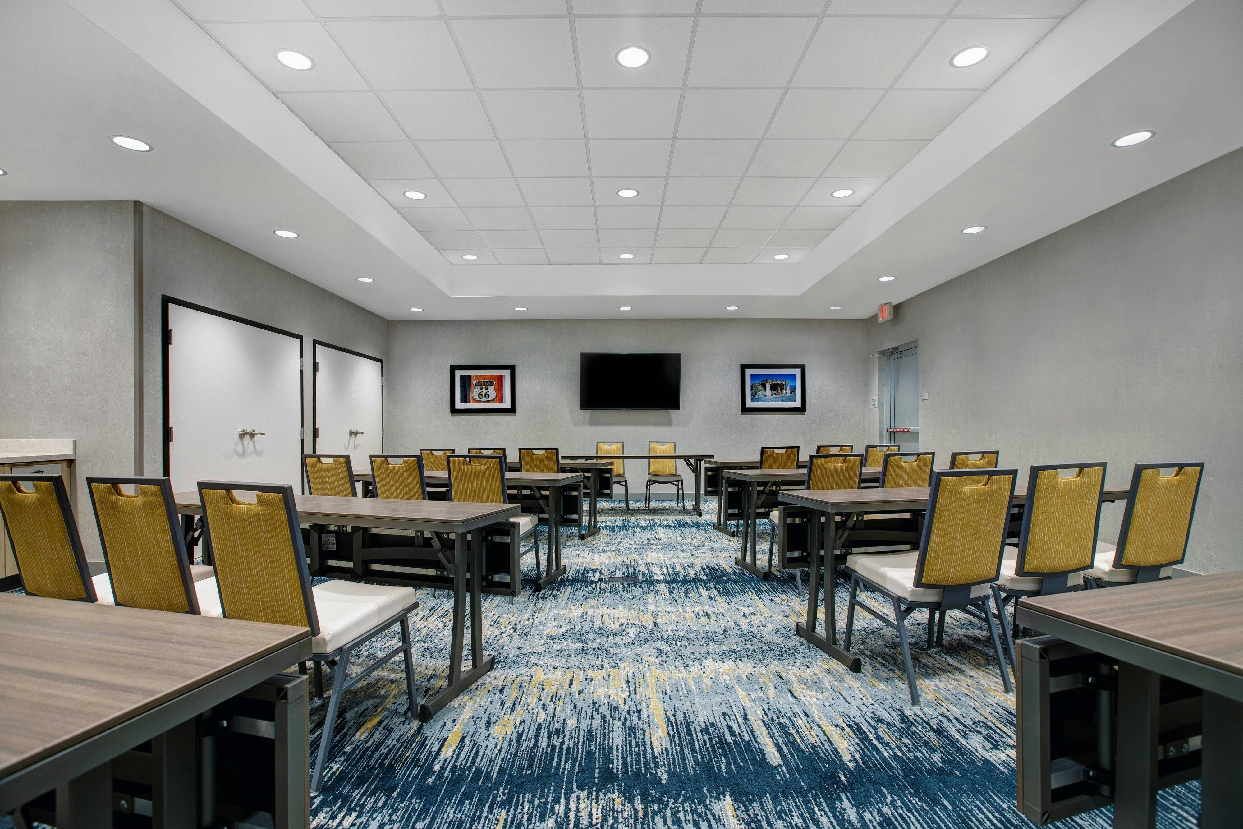 TownePlace Suites by Marriott Phoenix Glendale Sports & Entertainment District 21/26