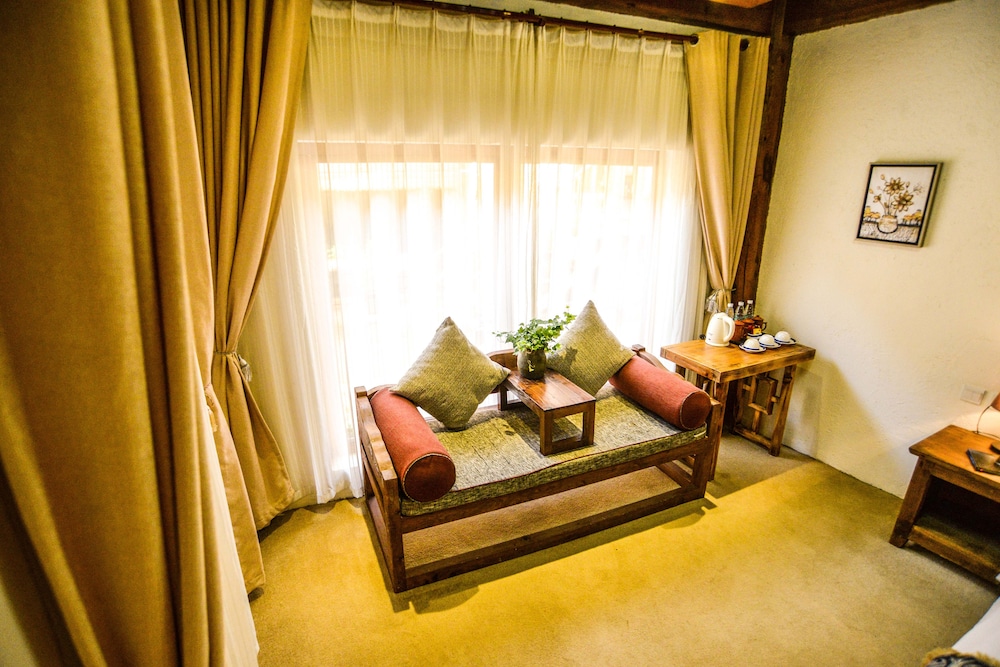 E-Outfitting Boutique Hotel Shangri-La 51/66