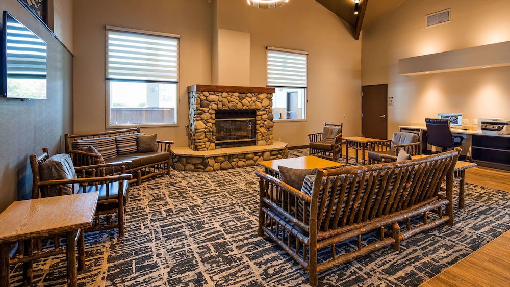 Best Western Sawtooth Inn & Suites 28/34