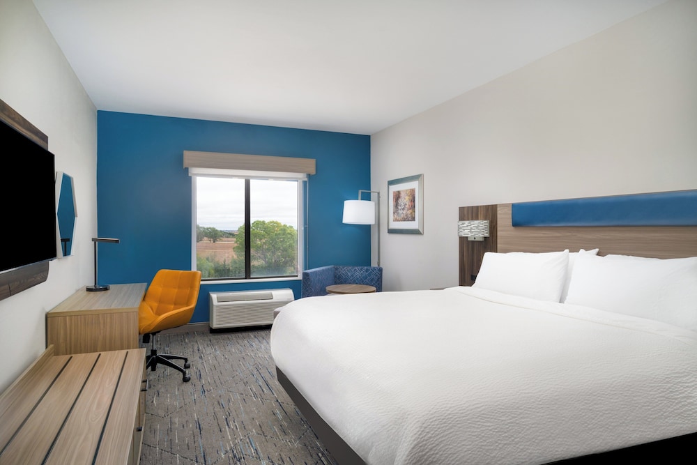 Standard, Queen Bed