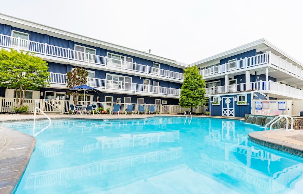 Beachcomber Resort 4/76
