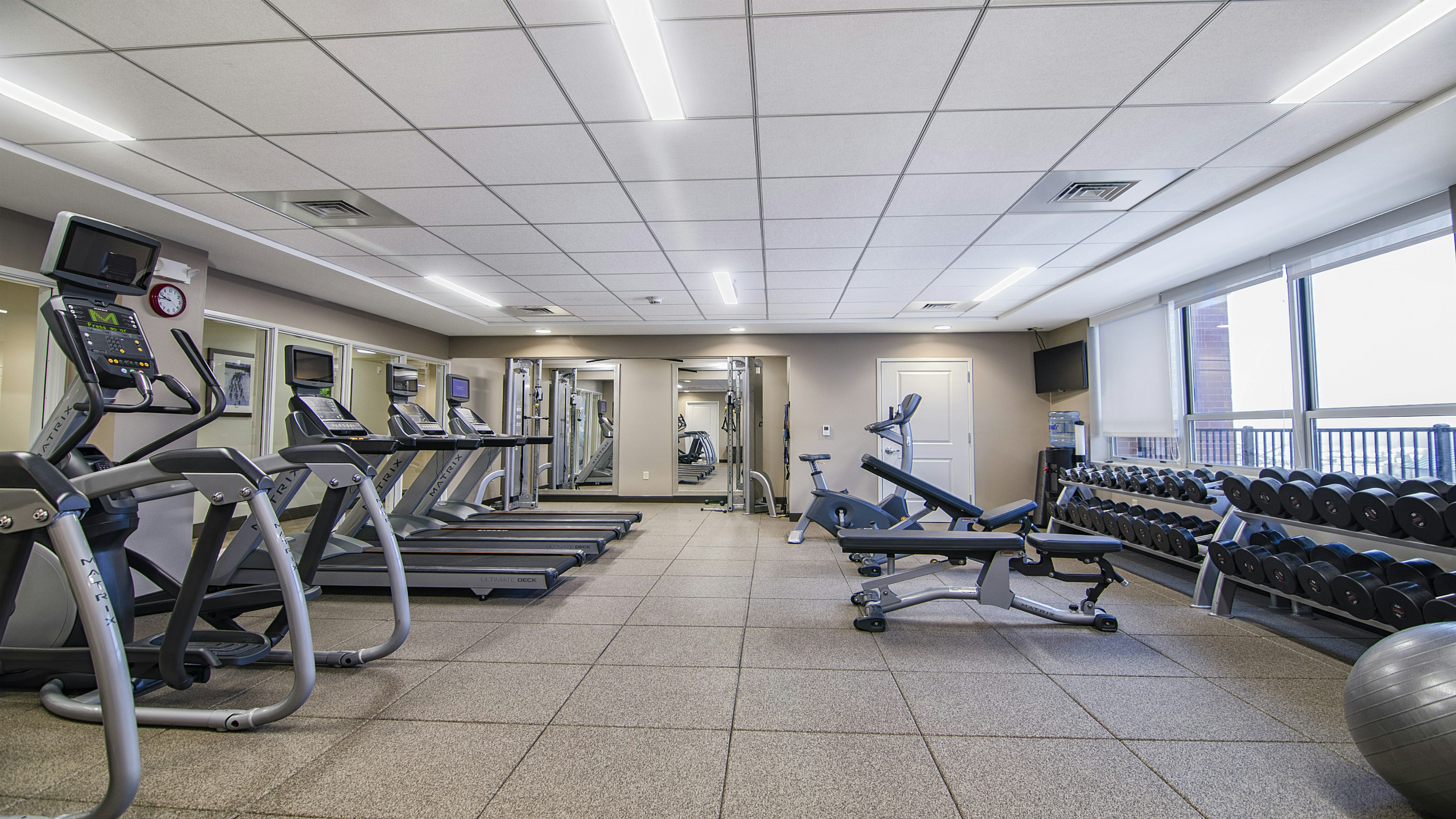STAYBRIDGE SUITES MARQUETTE 31/82