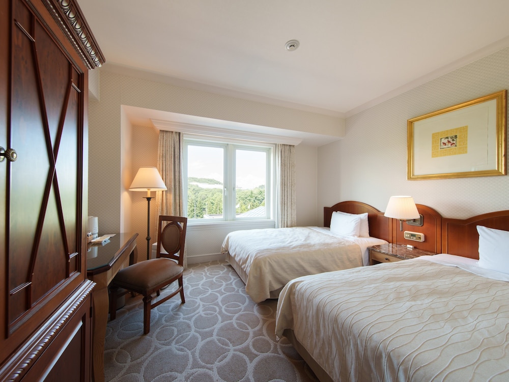 Standard, Twin Beds