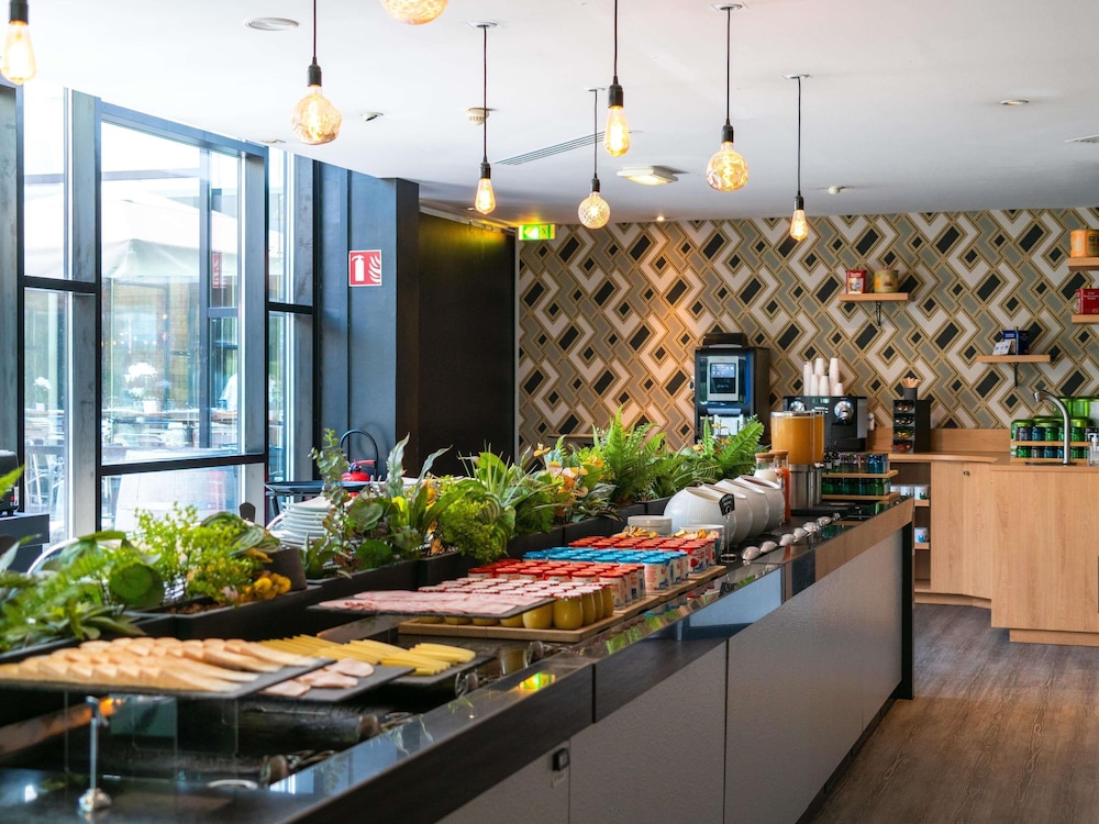 MERCURE PARIS ORLY RUNGIS 46/71