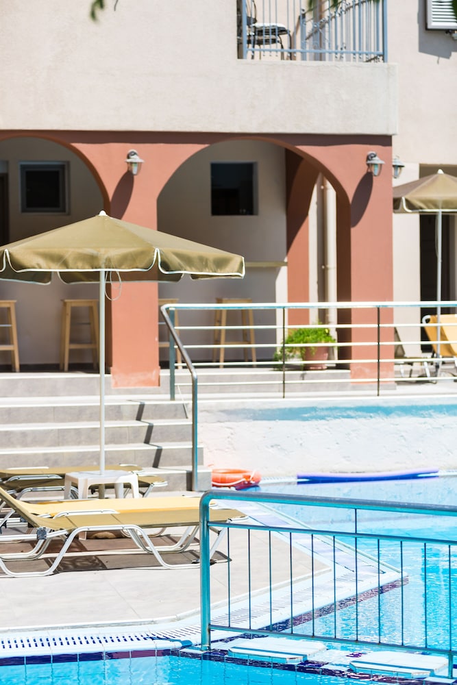 Philoxenia Apartments 7/50