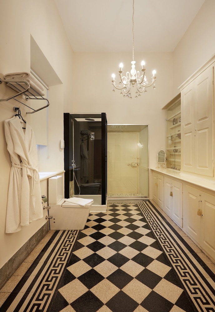 Villa Levante Boutique Class 10/46