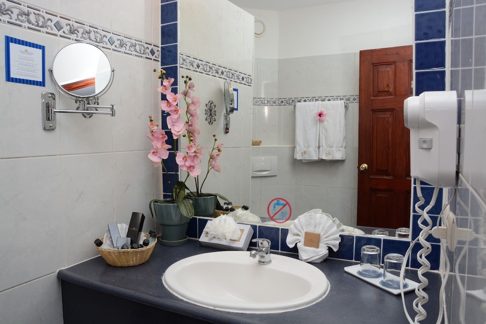 Lifestyle Tropical Beach Resort & Spa 40/40