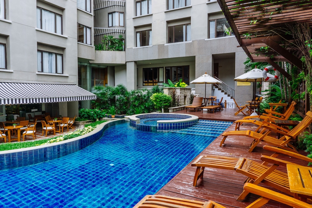 Silom Serene Boutique 59/65