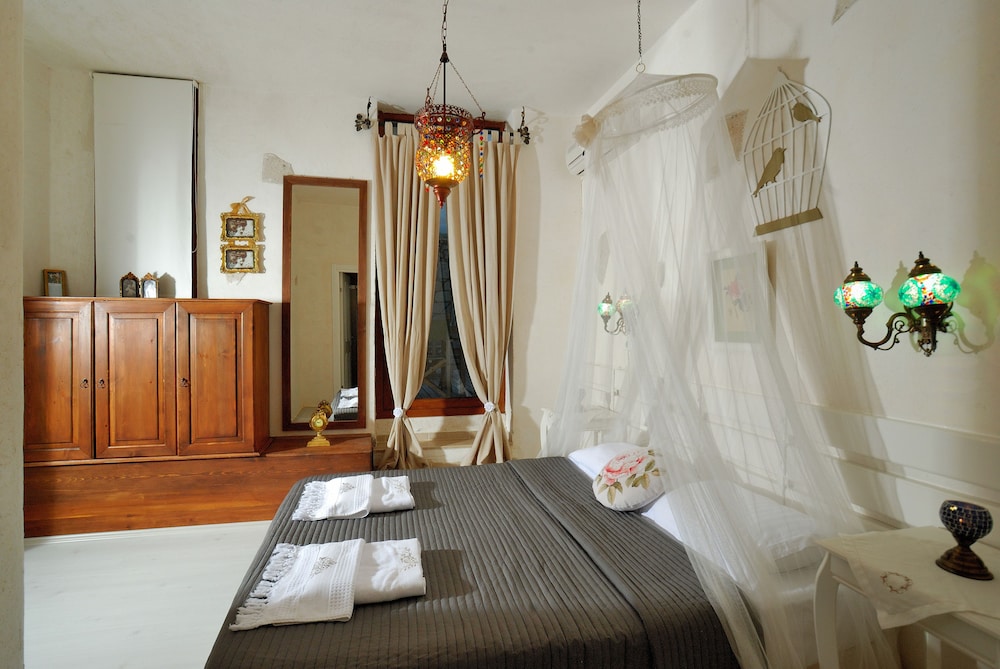 Peri Art Hotel 41/43