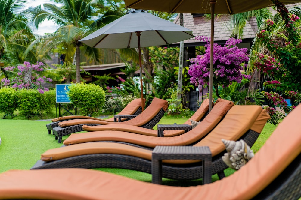Phi Phi Andaman Legacy Resort 72/74