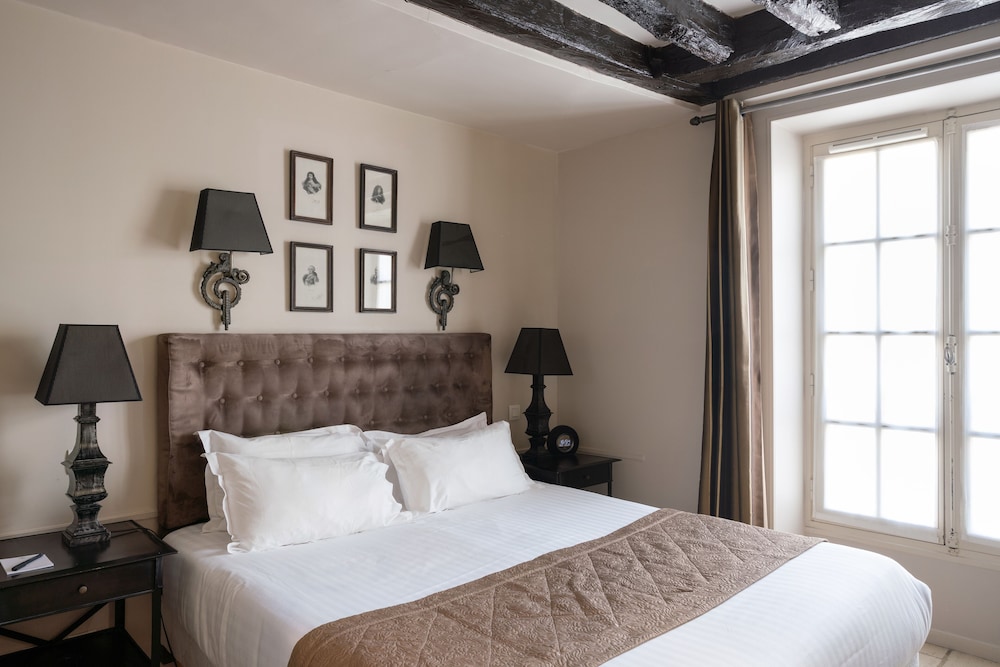 SUPERIOR, DOUBLE OR TWIN BED