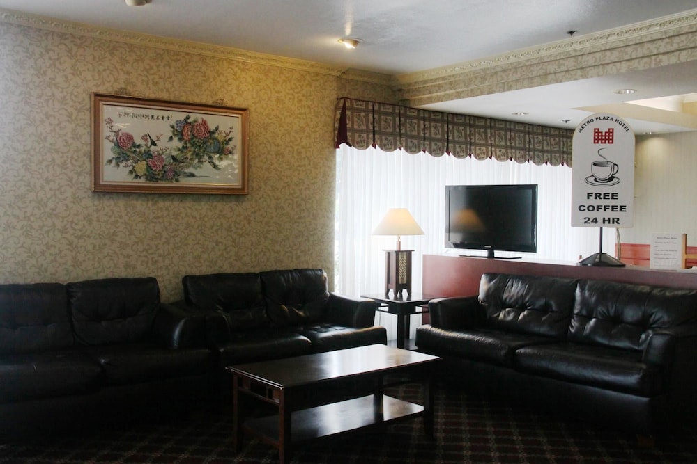 Metro Plaza Hotel 33/48