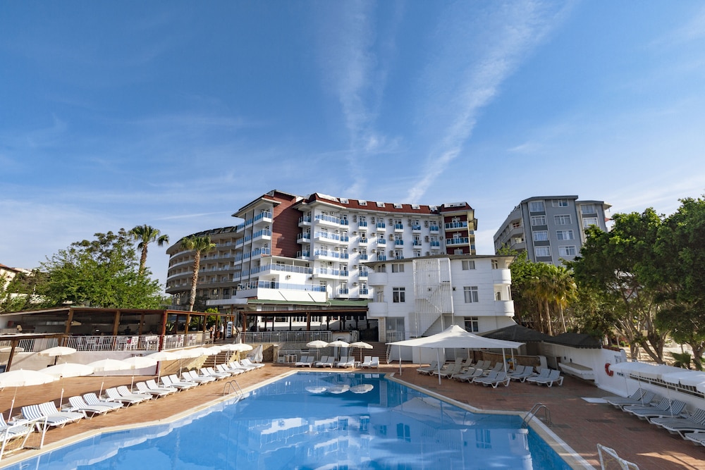 Grand Paradise Hotel 31/50