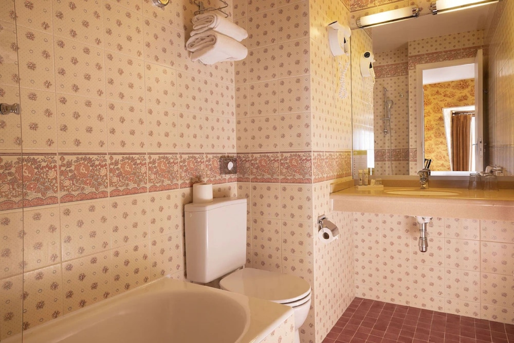 Hotel le Clement 50/50