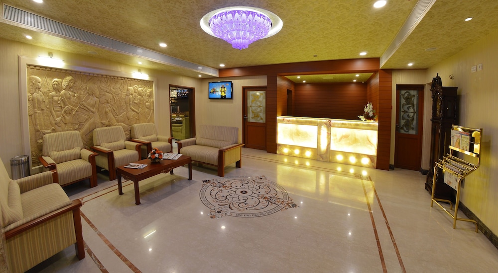 Metro Grand Hotel 31/42