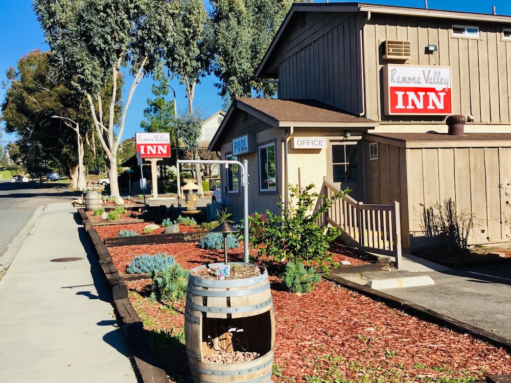 Ramona Valley Inn 54/61