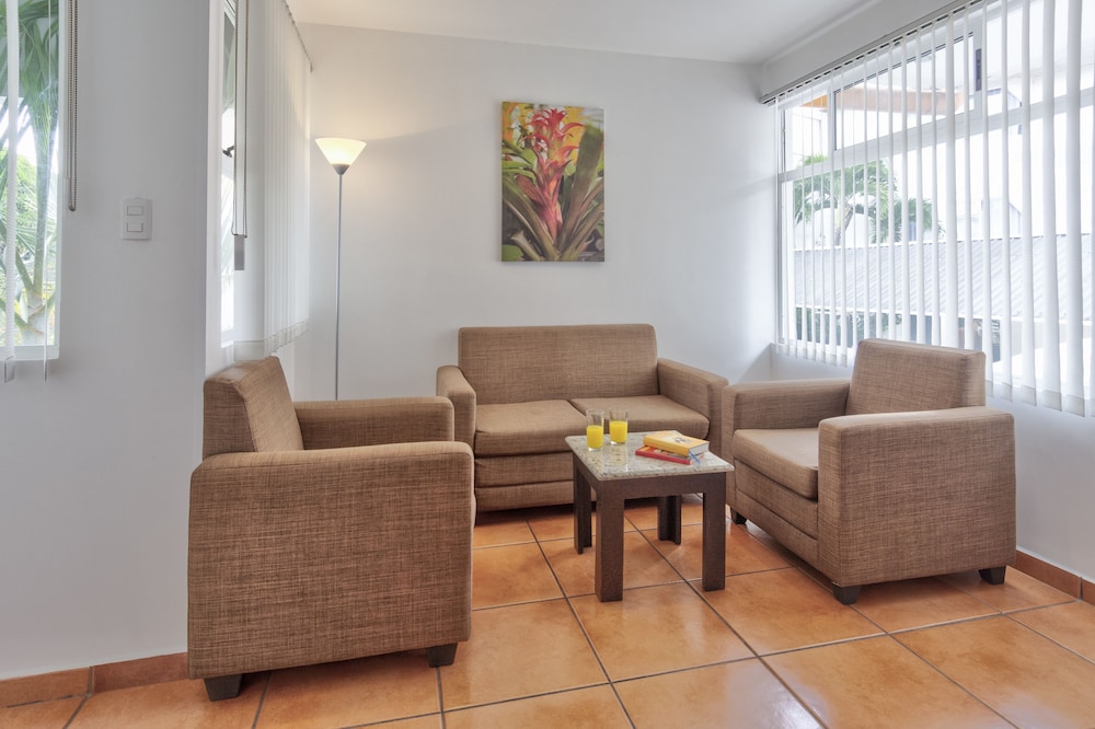 Hotel Suites Cristina 47/69