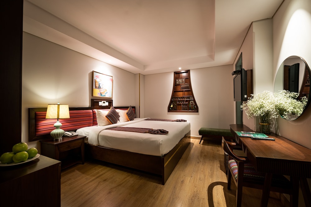 Au Lac Center Hotel 14/50