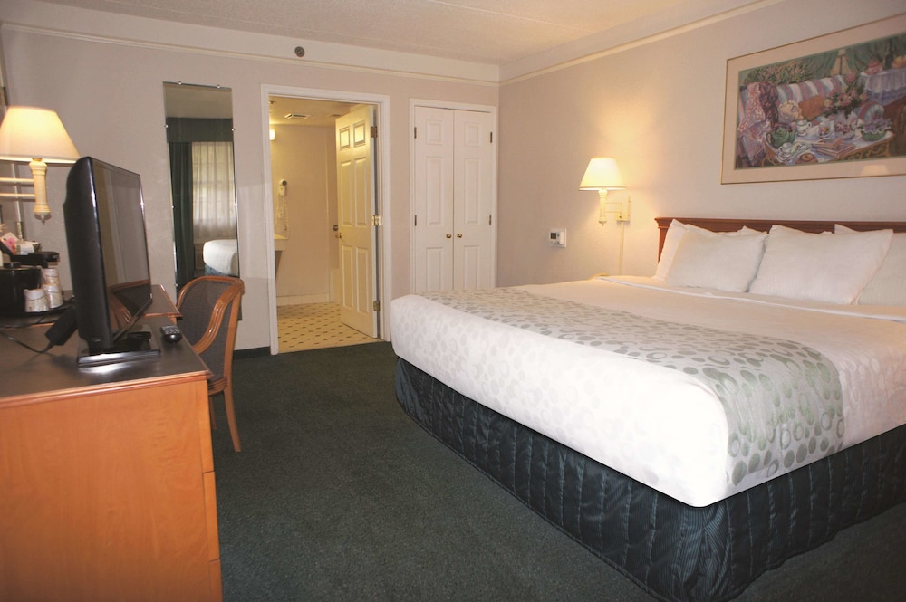 Days Inn by Wyndham San Diego Vista 21/46