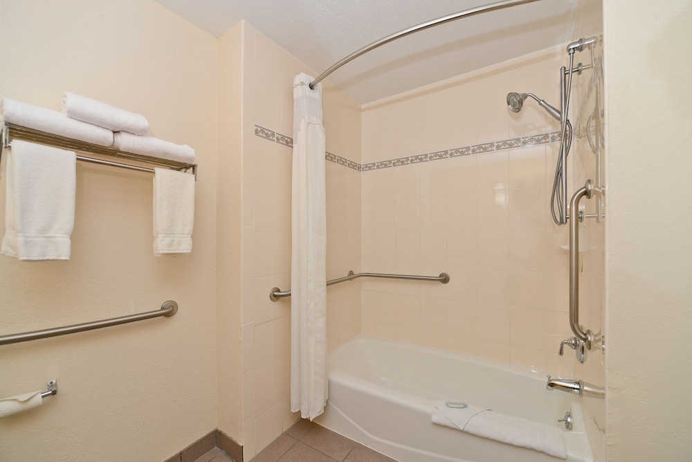 Holiday Inn Express Vero Beach West I 95 37/39