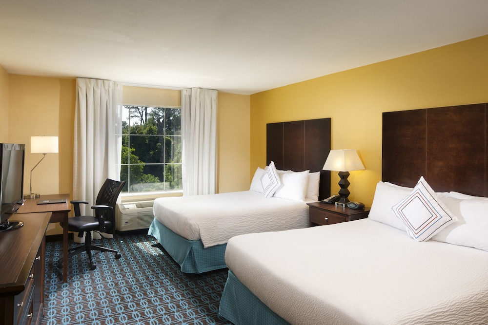 Room at Fairfield Inn Suites Houston Intercontinental Airport, HOUSTON - TX