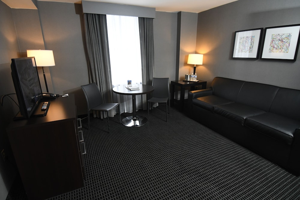 Lord Baltimore Hotel 32/65