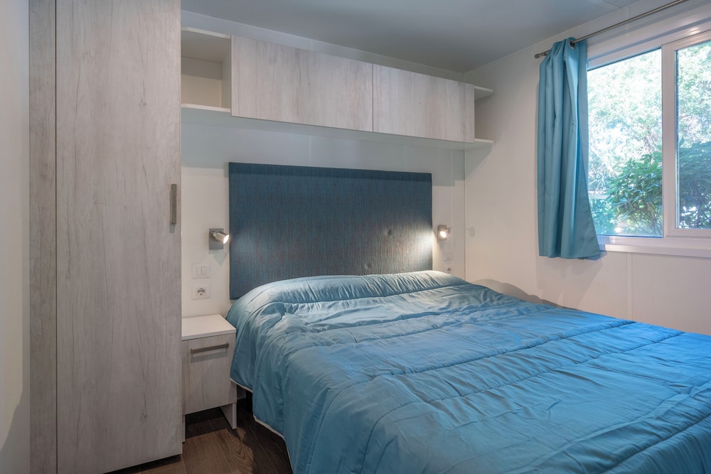 2 Bedrooms, Mobile, Premium, House, Double and Twin Beds، Camping Village Torre Pendente 4/10