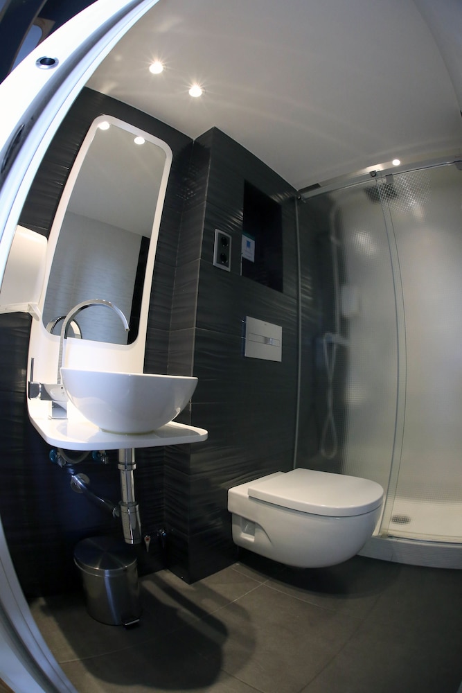 Hostal Sol Square Madrid 47/50
