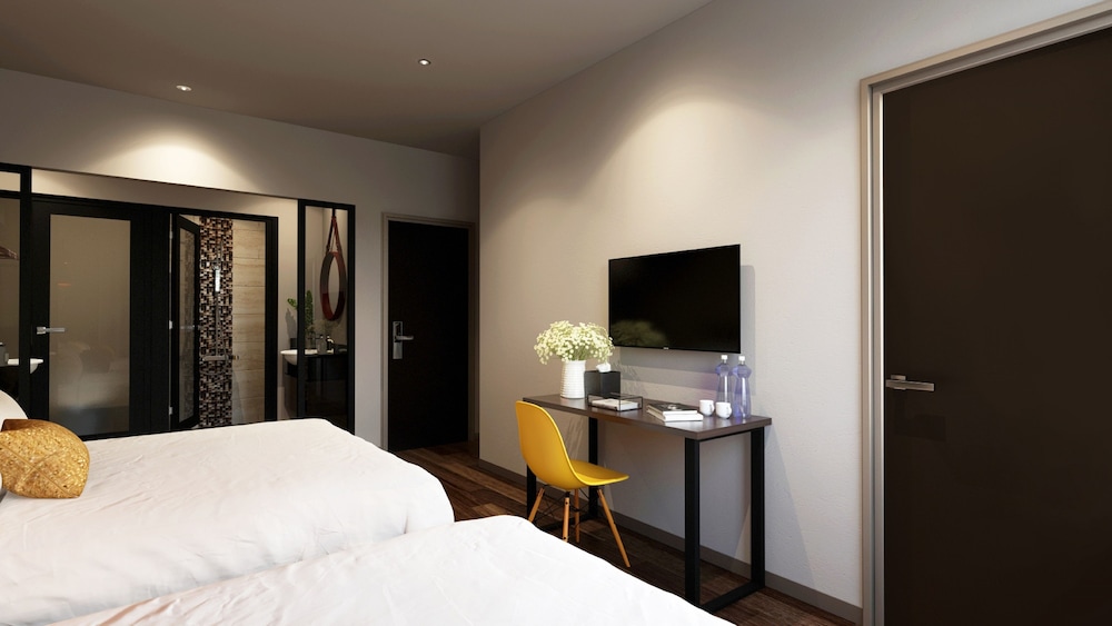 The Square Hotel 38/62