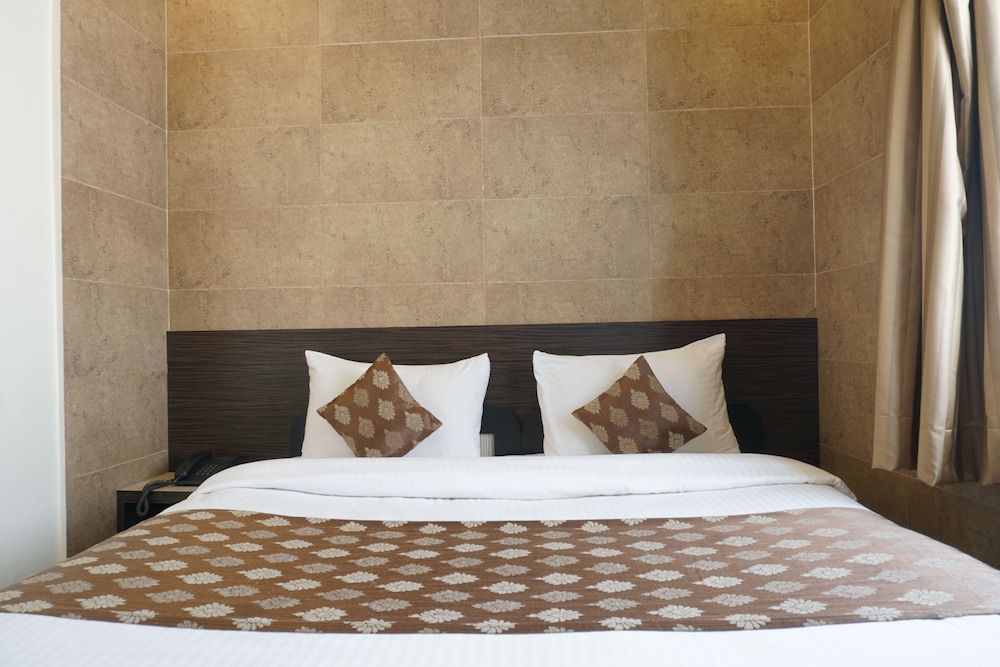Hotel Pavitra 11/17