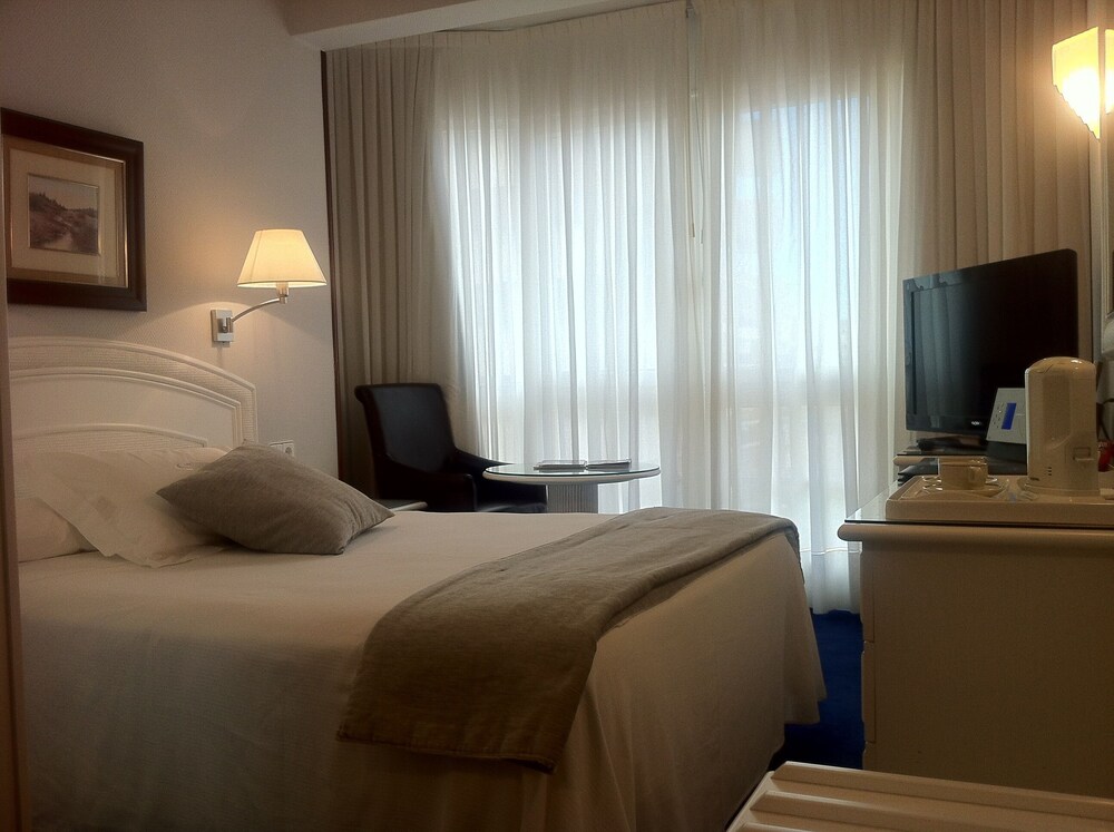 Sercotel Las Rocas Playa Hotel 7/38