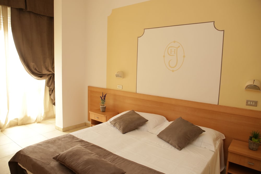 New Hotel Jolie 9/34