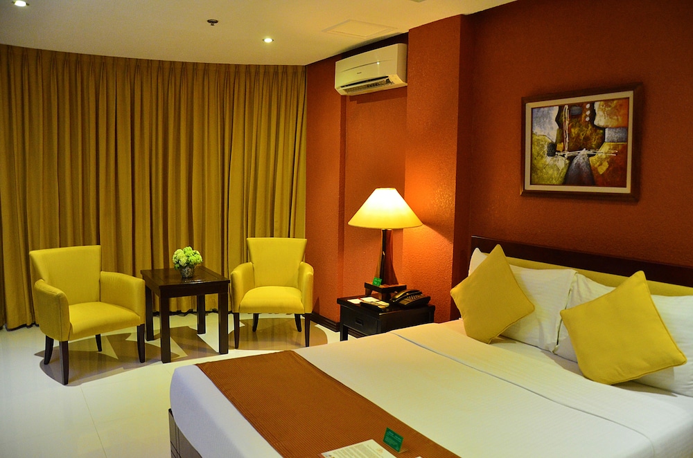 Hotel Centro Puerto Princesa Near Airport by ZUZU 36/107