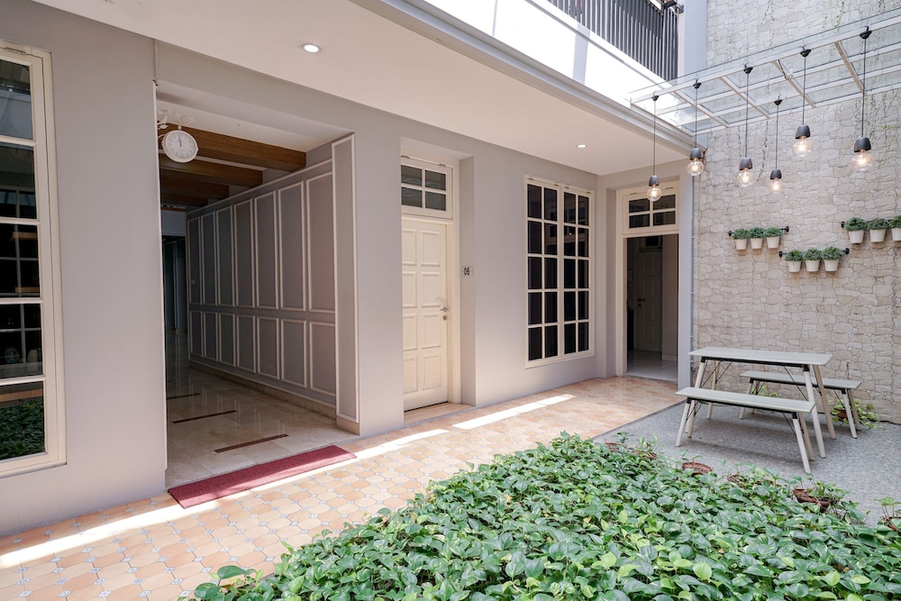 Reddoorz Premium Near Rs Pondok Indah 3/46
