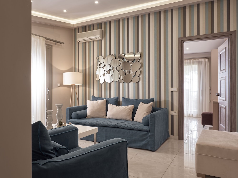 Koukounaria Hotel And Suites 50/74
