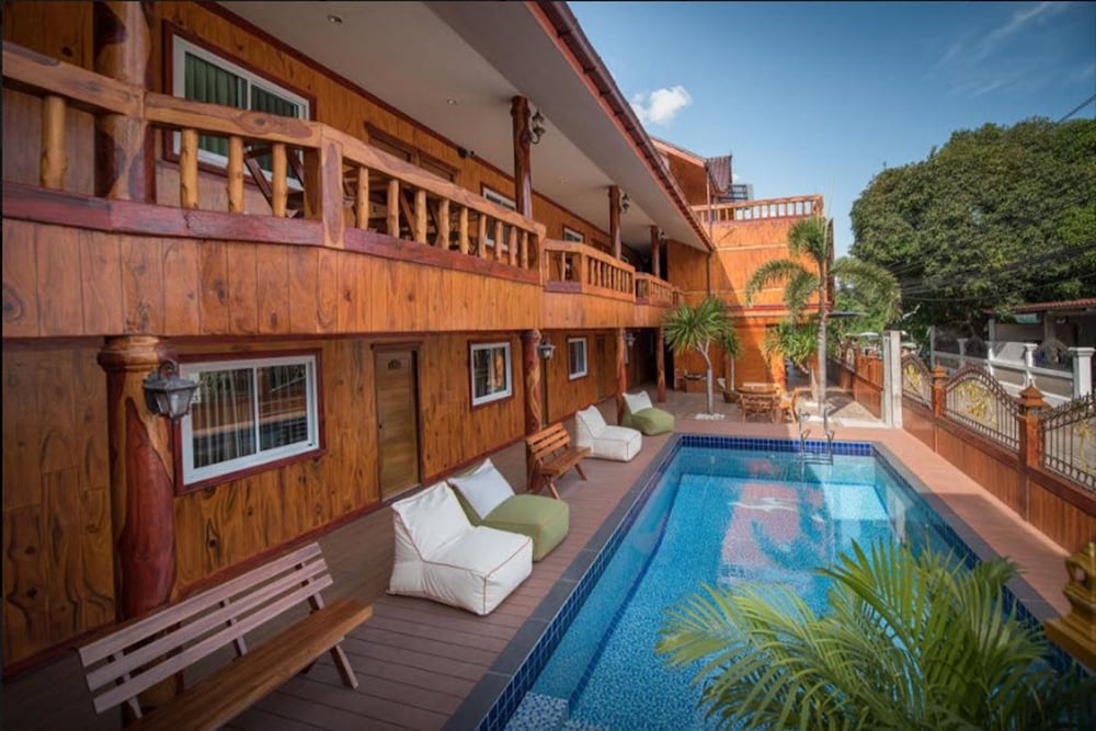 Viking Resort 8/50