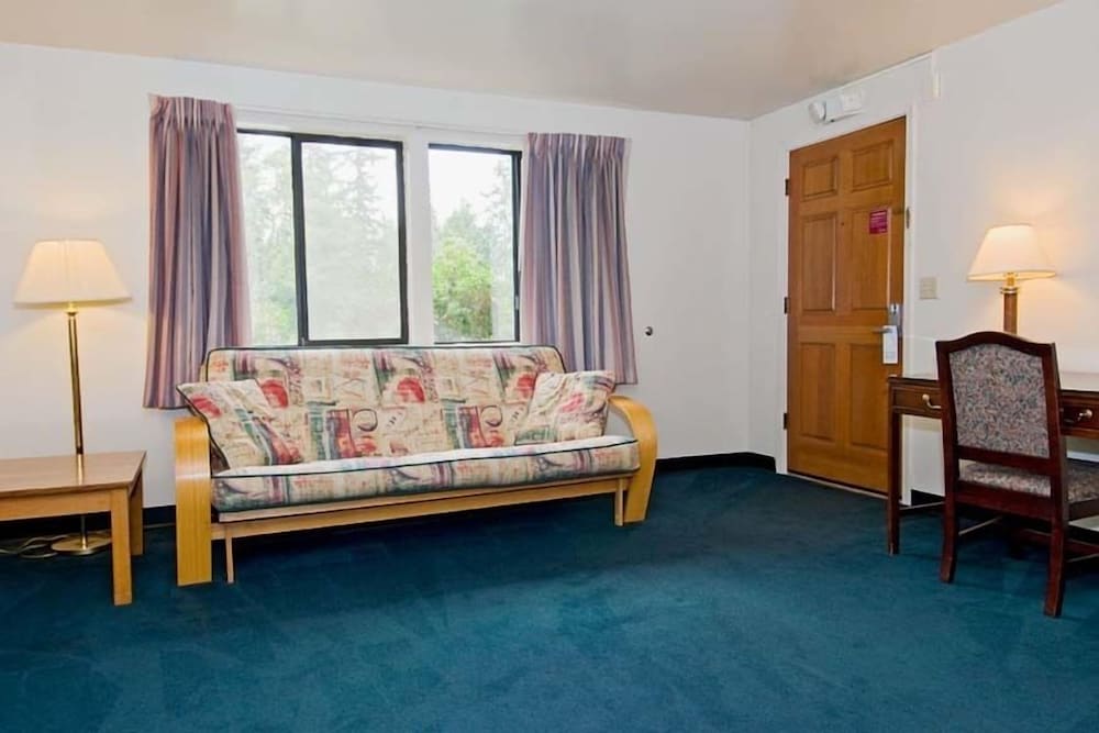 Sequim Bay Lodge 32/43