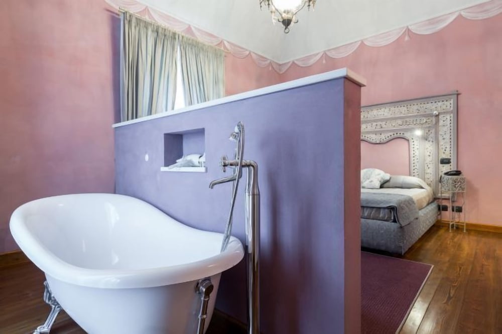 Castello Di Pontebosio Luxury Resort 50/50