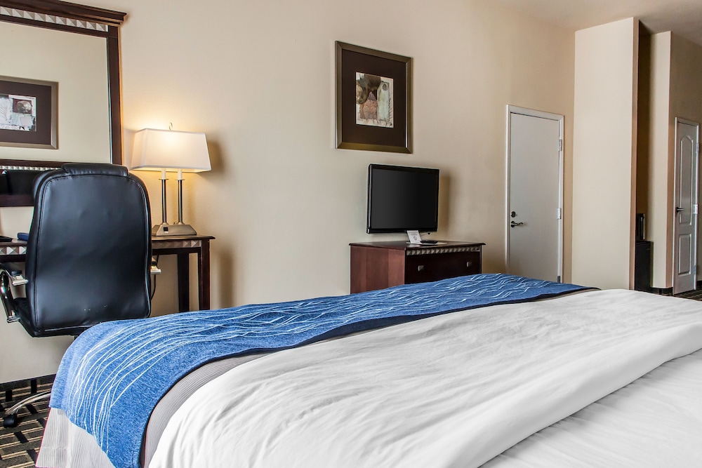 Comfort Inn & Suites Elk City South 8/37