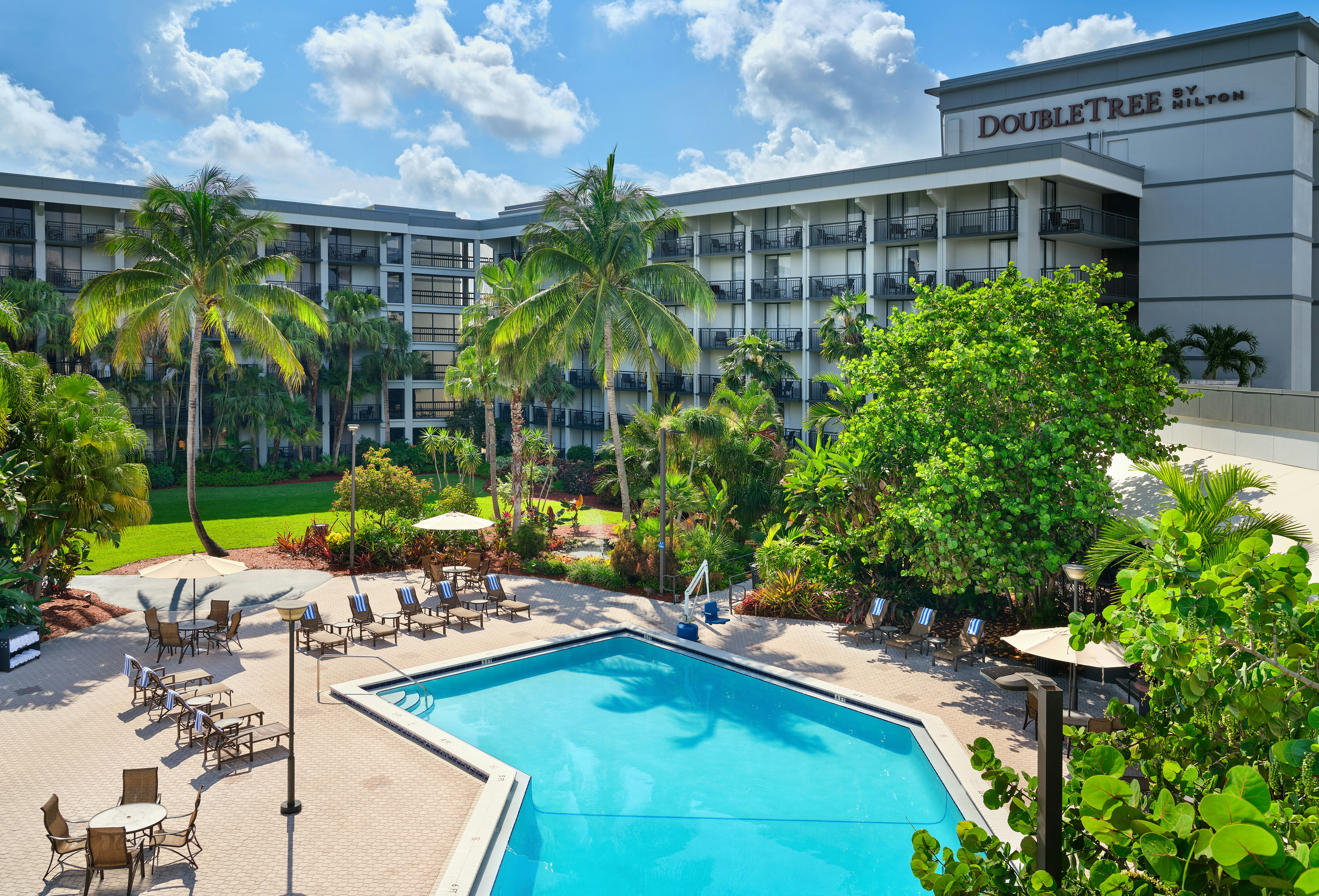Doubletree By Hilton Hotel And Executive Meeting Center Palm Beach Gardens 53/56