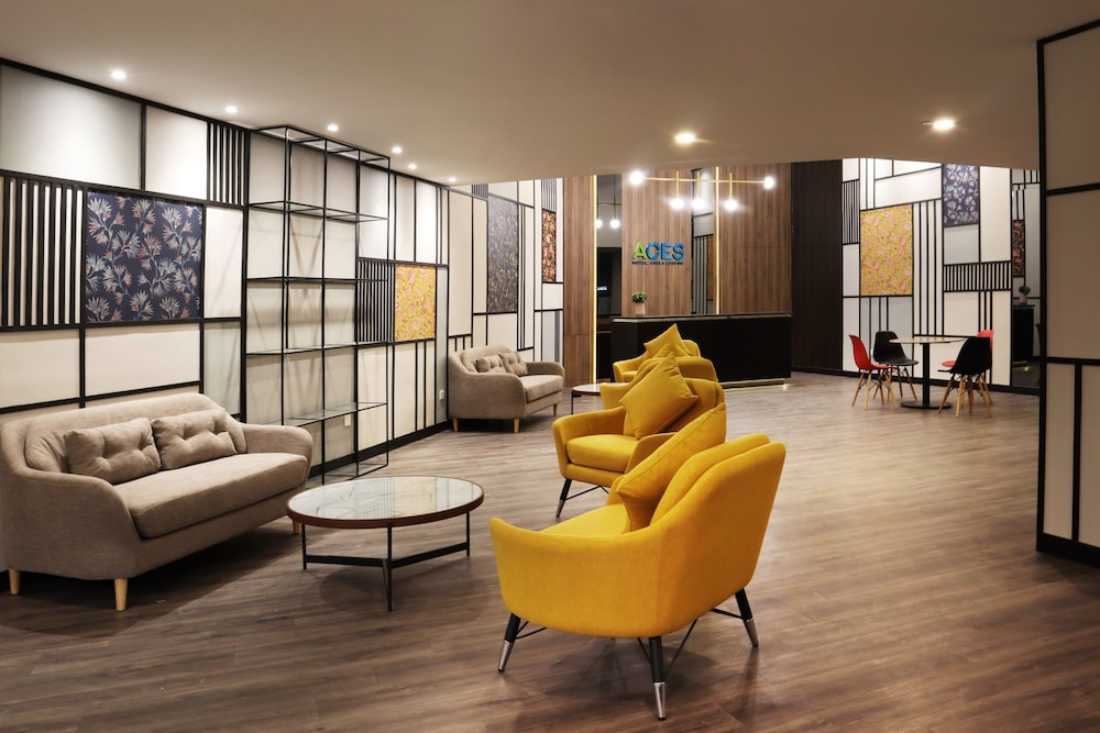 Aces Hotel 24/32