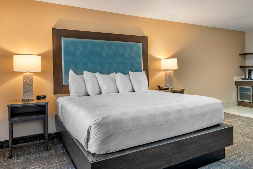 Lincoln Sands Oceanfront Resort, Ascend Hotel Collection 37/69